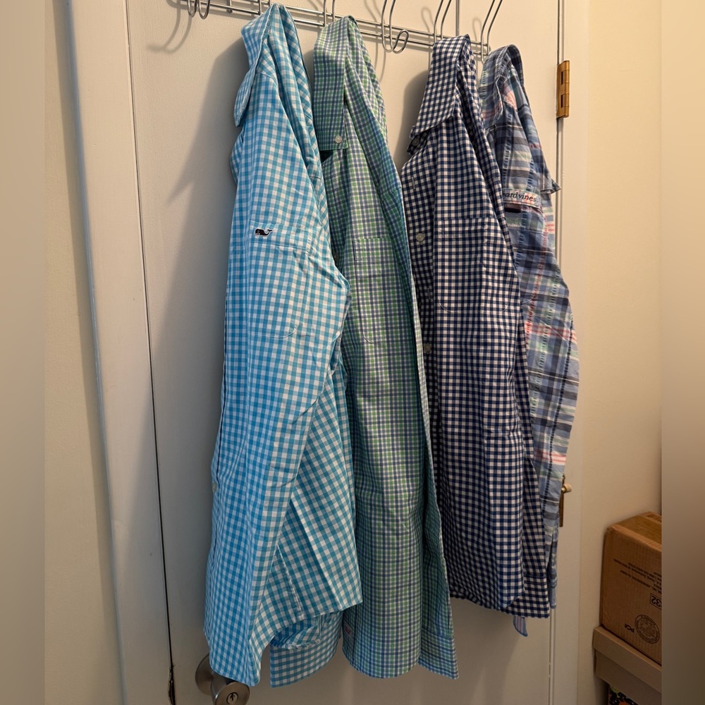 10 for $100 Vineyard Vines Men's Casual Button Down Shirts - Assorted Colors - Picture 3 of 6